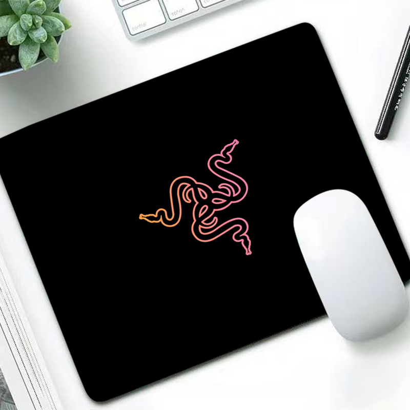 Razer Luxury Mouse Pad Anime G - Gaming Accessories Desktop ulasan dan harga